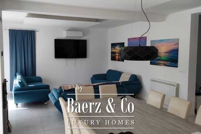 Image No.9-6 Bed Townhouse for sale