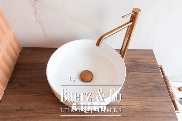 Image No.33-3 Bed Property for sale