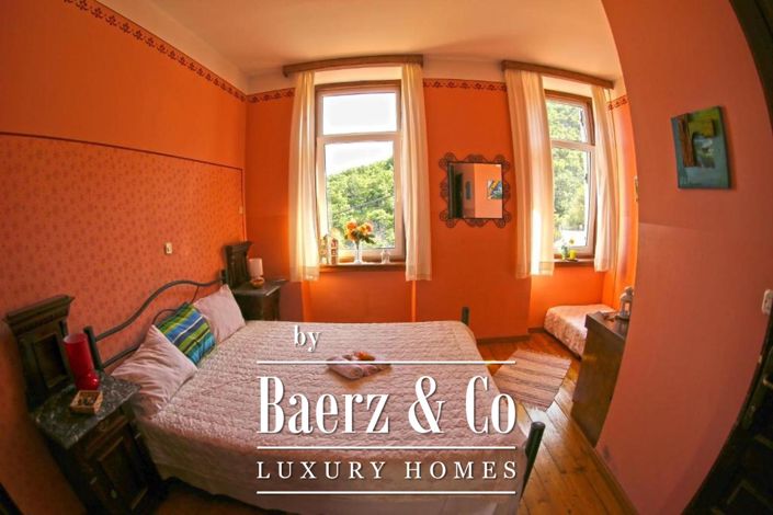 Image No.25-12 Bed House for sale