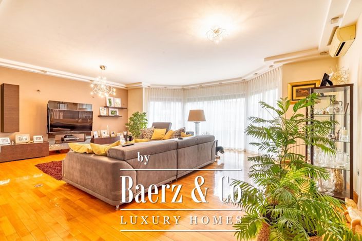 Image No.2-5 Bed Villa for sale