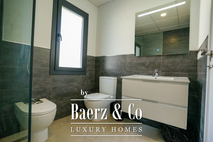 Image No.12-4 Bed Villa for sale