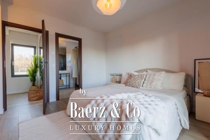 Image No.10-3 Bed Townhouse for sale