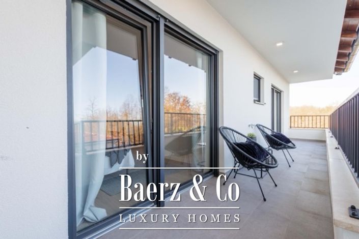 Image No.12-3 Bed Townhouse for sale