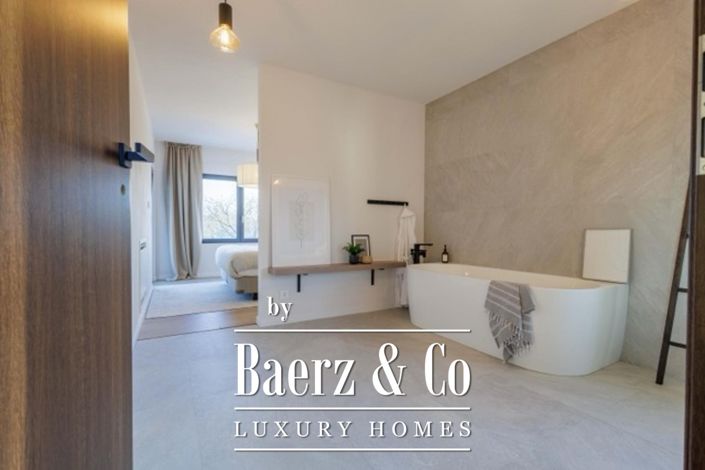 Image No.26-3 Bed Townhouse for sale