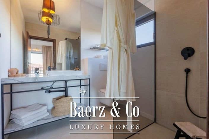 Image No.8-3 Bed Townhouse for sale