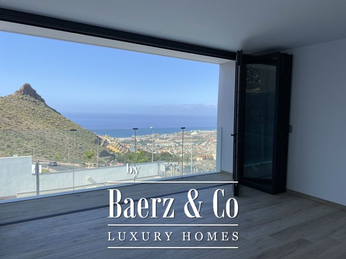 Image No.18-4 Bed Villa for sale