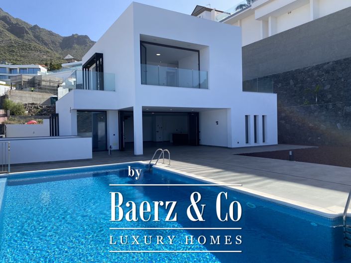 Image No.2-4 Bed Villa for sale