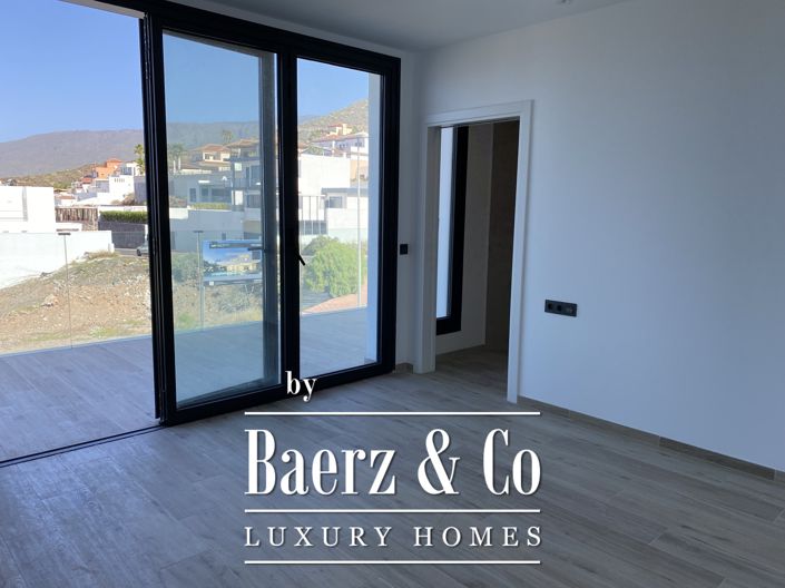 Image No.29-4 Bed Villa for sale