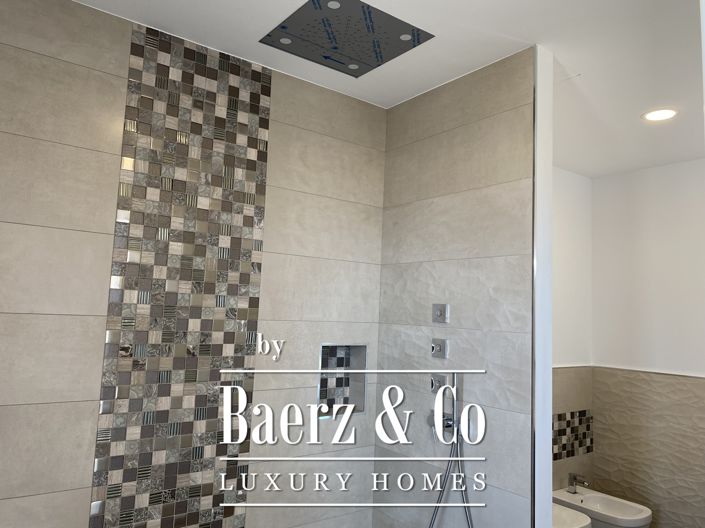 Image No.32-4 Bed Villa for sale