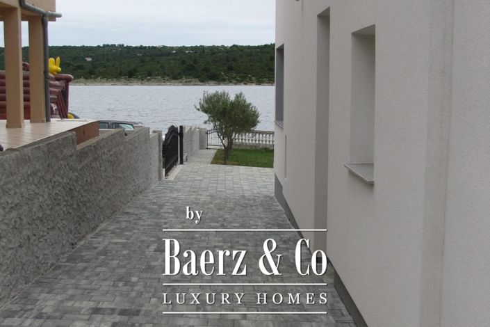 Image No.22-4 Bed Townhouse for sale