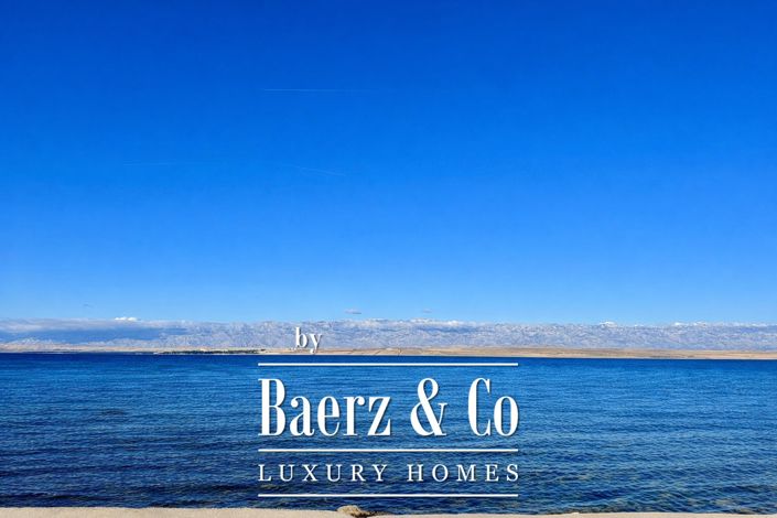 Image No.10-6 Bed Townhouse for sale