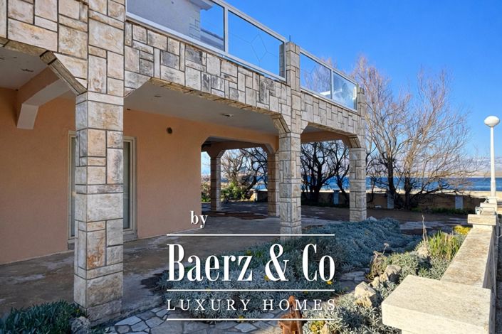 Image No.2-6 Bed Townhouse for sale