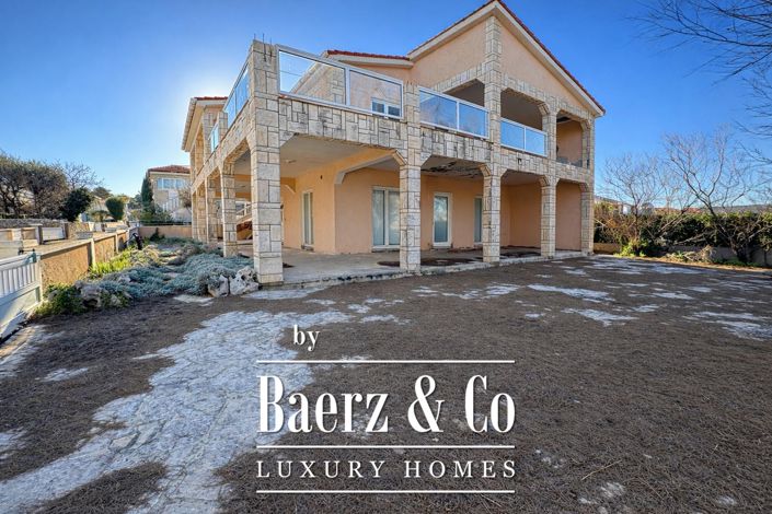 Image No.3-6 Bed Townhouse for sale