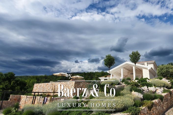 Image No.23-3 Bed Townhouse for sale