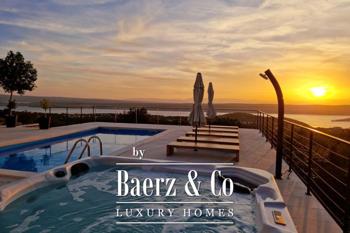 Image No.24-3 Bed Townhouse for sale