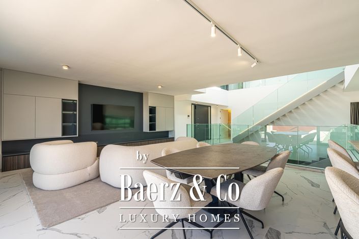 Image No.2-Villa de 5 chambres à vendre à Costa Adeje