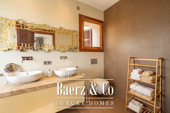 Image No.19-6 Bed Villa for sale