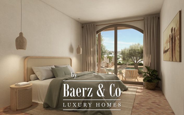 Image No.10-4 Bed Property for sale