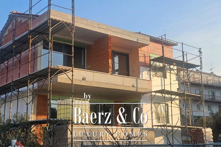 Image No.2-3 Bed Townhouse for sale