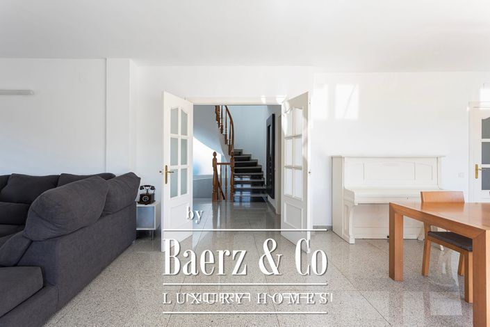 Image No.16-6 Bed House for sale