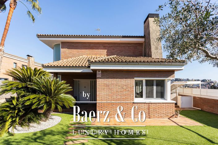 Image No.2-6 Bed House for sale