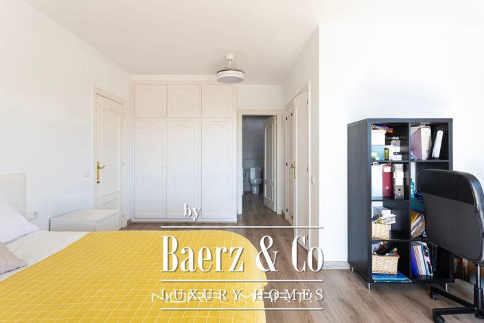 Image No.34-6 Bed House for sale