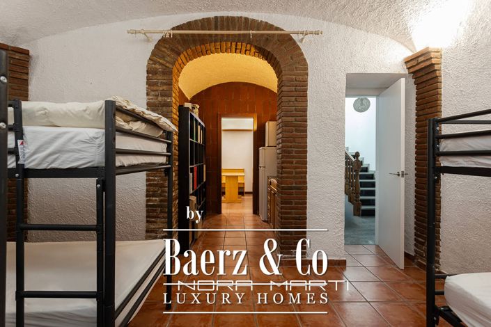 Image No.45-6 Bed House for sale