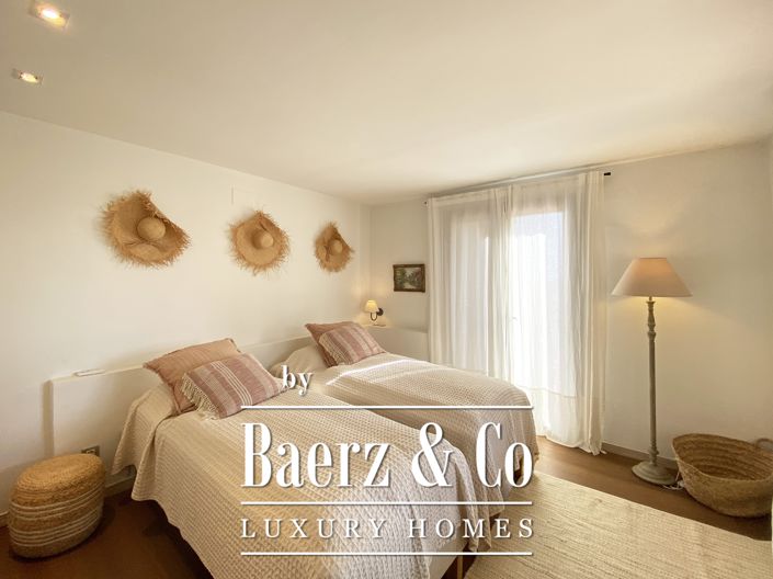 Image No.17-5 Bed Villa for sale