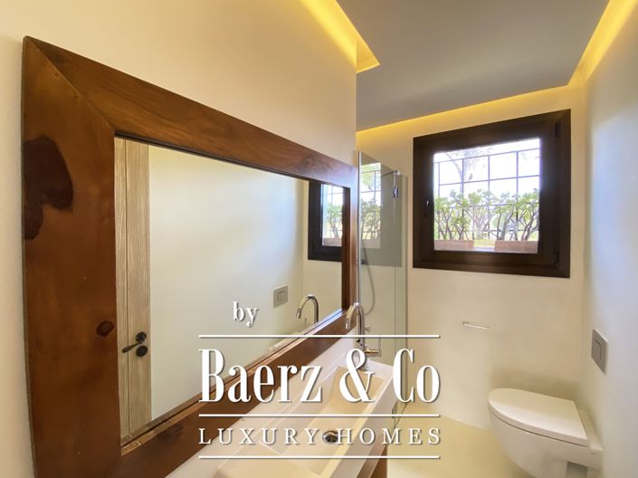 Image No.18-5 Bed Villa for sale