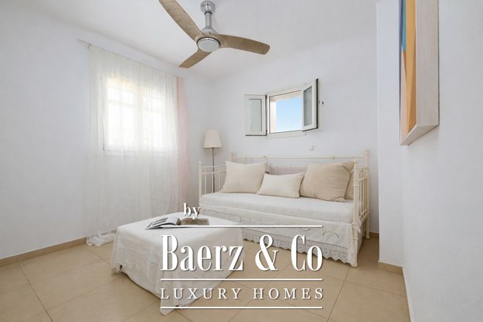 Image No.12-4 Bed Villa for sale