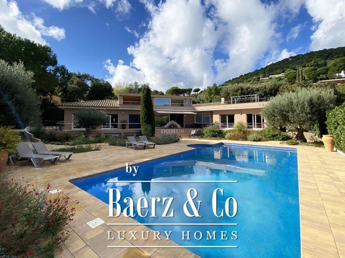 Image No.2-5 Bed Villa for sale