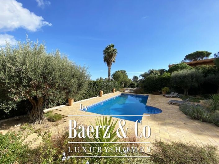 Image No.5-5 Bed Villa for sale