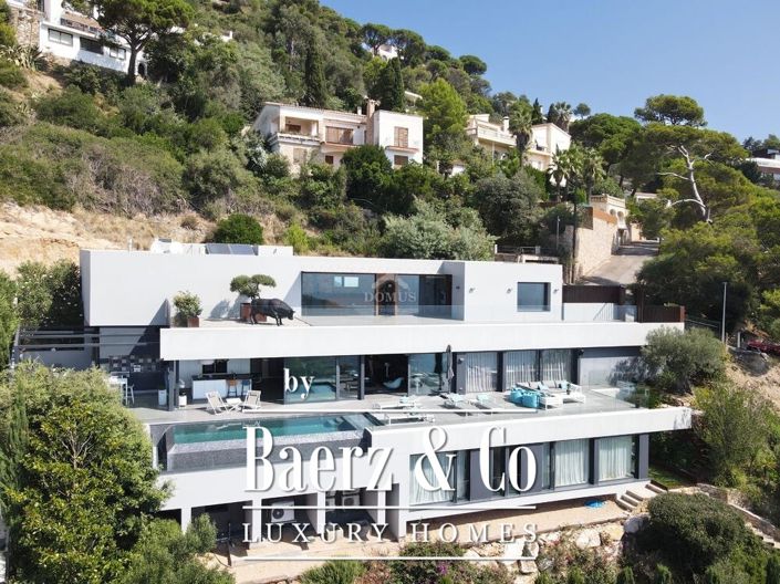 Image No.3-6 Bed Villa for sale