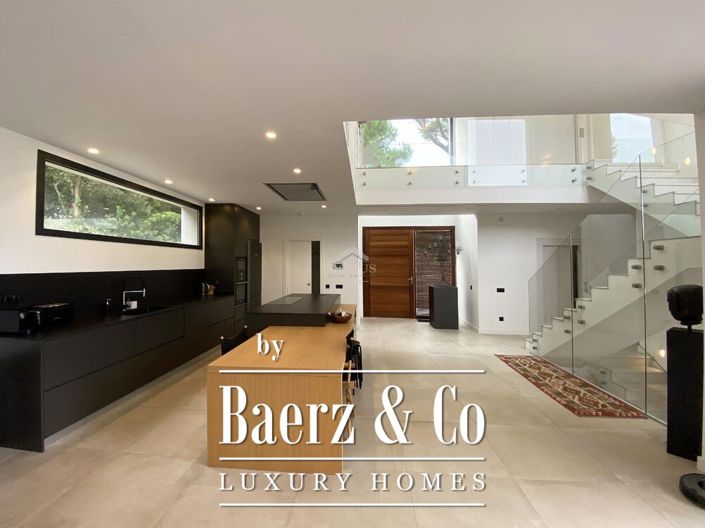 Image No.10-4 Bed Villa for sale