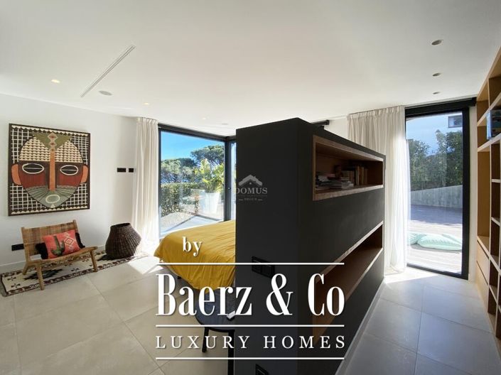 Image No.15-4 Bed Villa for sale