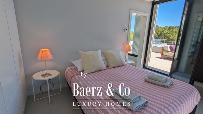 Image No.17-4 Bed Villa for sale