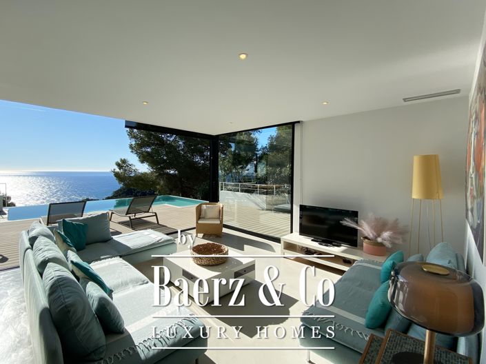 Image No.3-4 Bed Villa for sale