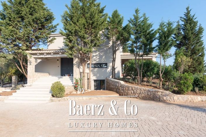 Image No.10-7 Bed Villa for sale