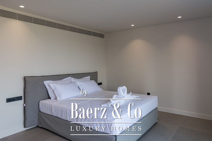 Image No.25-7 Bed Villa for sale