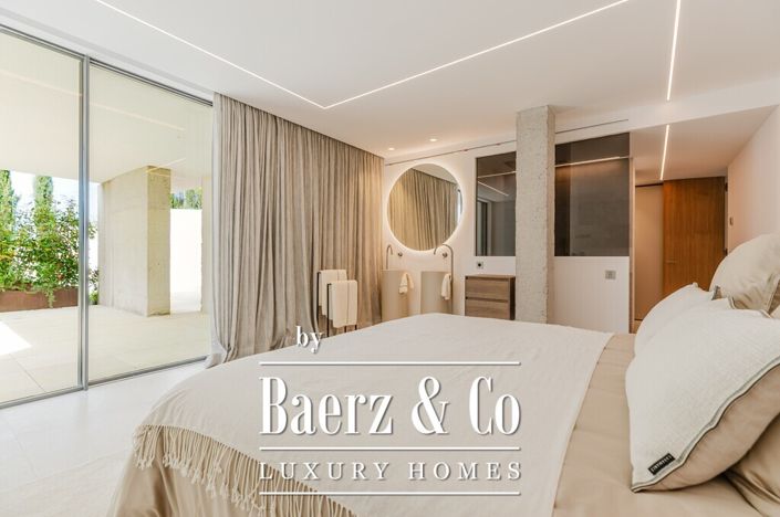 Image No.18-4 Bed Villa for sale