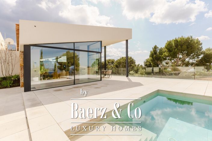 Image No.2-4 Bed Villa for sale