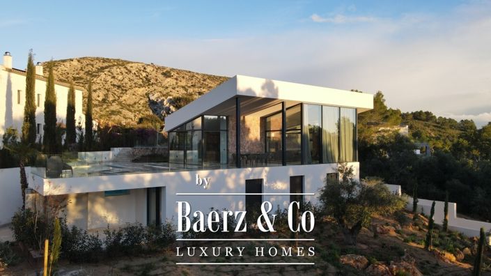 Image No.3-4 Bed Villa for sale