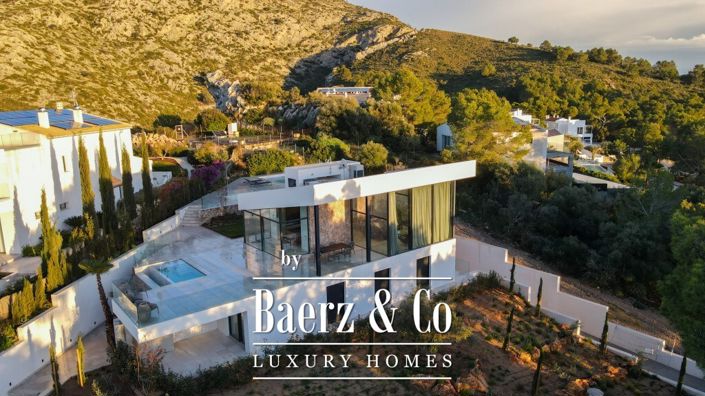 Image No.4-4 Bed Villa for sale