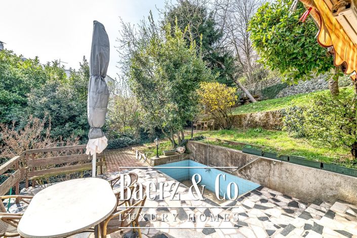 Image No.12-6 Bed Townhouse for sale