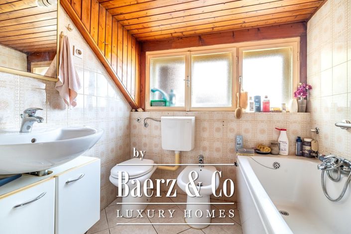 Image No.13-6 Bed Townhouse for sale