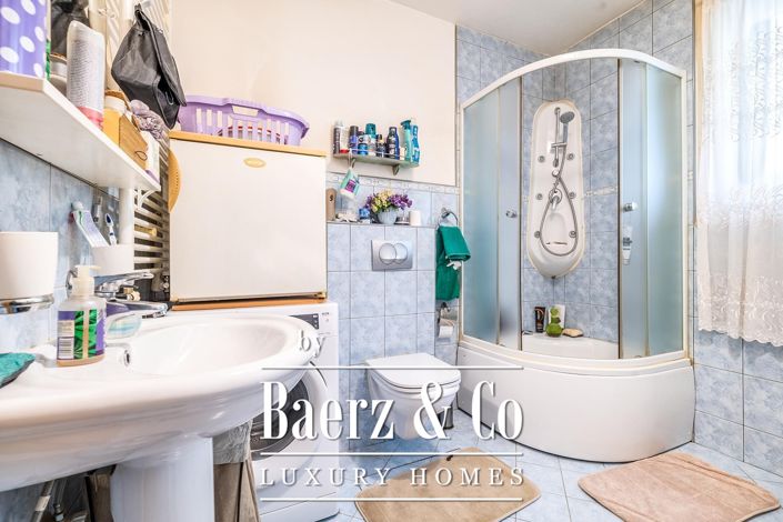 Image No.6-6 Bed Townhouse for sale