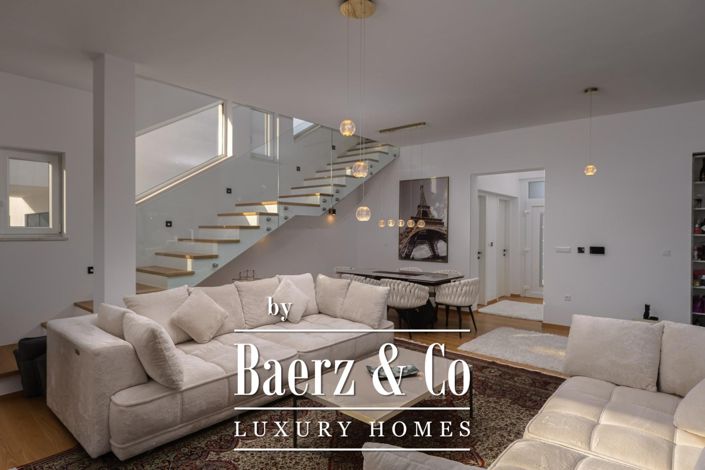 Image No.21-3 Bed Townhouse for sale