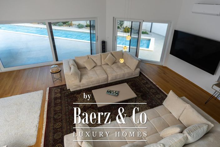 Image No.23-3 Bed Townhouse for sale