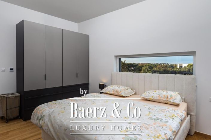 Image No.26-3 Bed Townhouse for sale