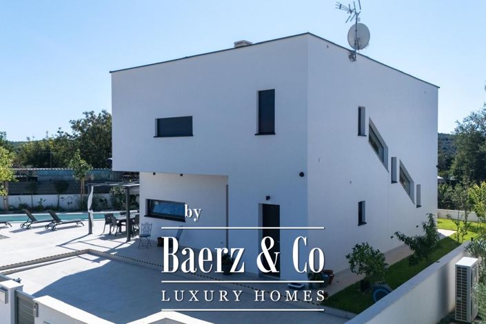 Image No.3-3 Bed Townhouse for sale